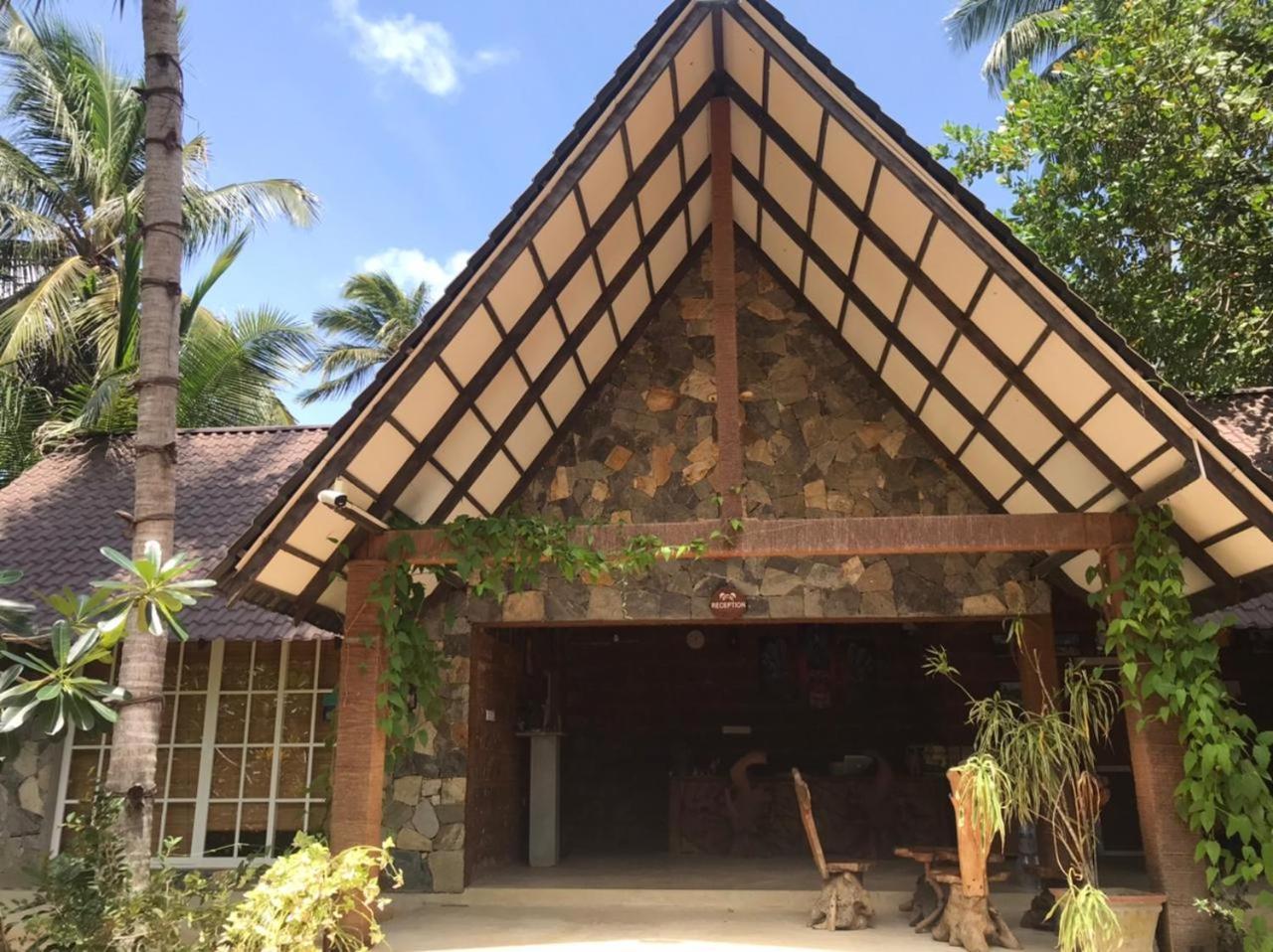 Coco Village Hotel Chilaw Exterior photo